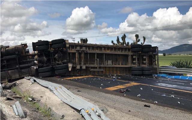 Los primeros reportes señalan que en el accidente otro vehículo estuvo involucrado