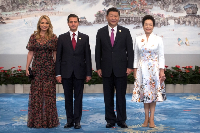 El presidente de la República Popular de China,  XI Jingping recibe a su homólogo mexicano, Enrique Peña Nieto.  