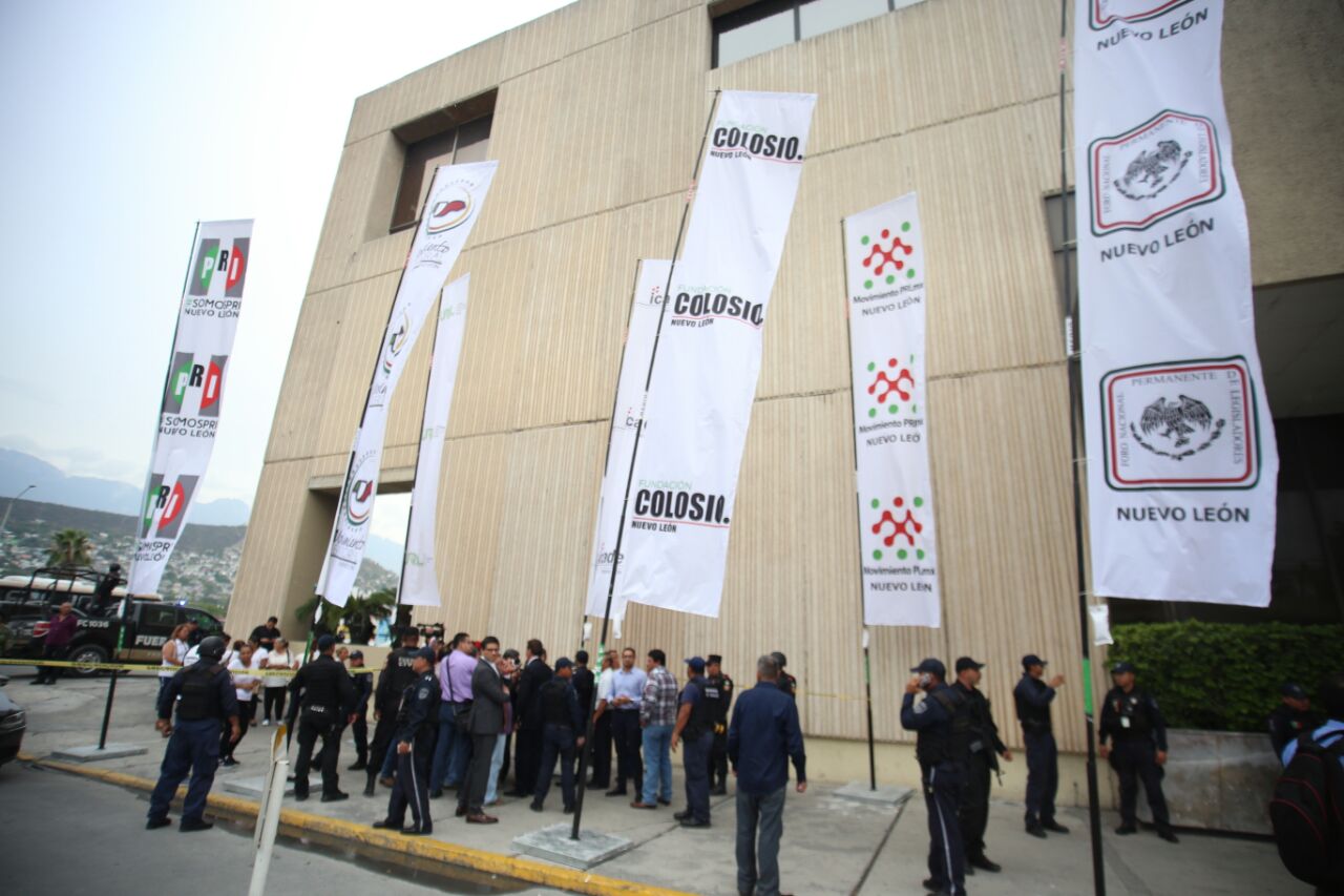 Este evento estaba programado para las 18:00 en el Salón Nuevo León, del Hotel Crowne Plaza, en el centro de Monterrey.