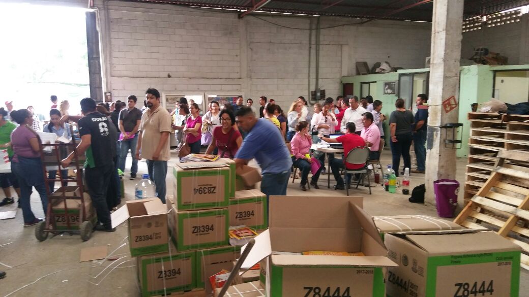 Llegan libros de inglés al sur de Tamaulipas 
