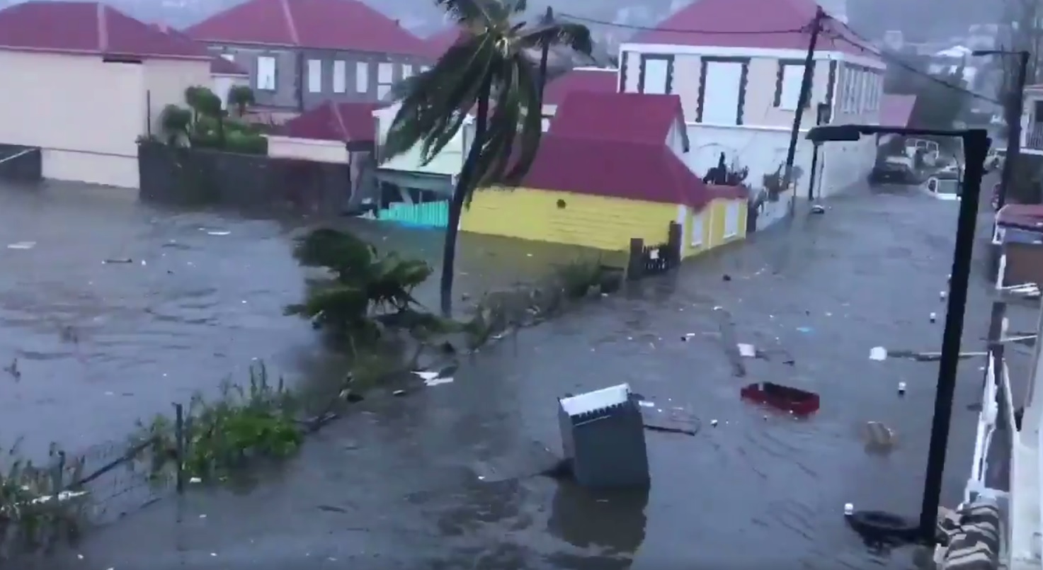 Algunas casas ubicadas cerca de las costas fueron evacuadas.