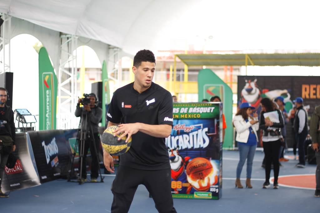Devin Booker en la Ciudad de México