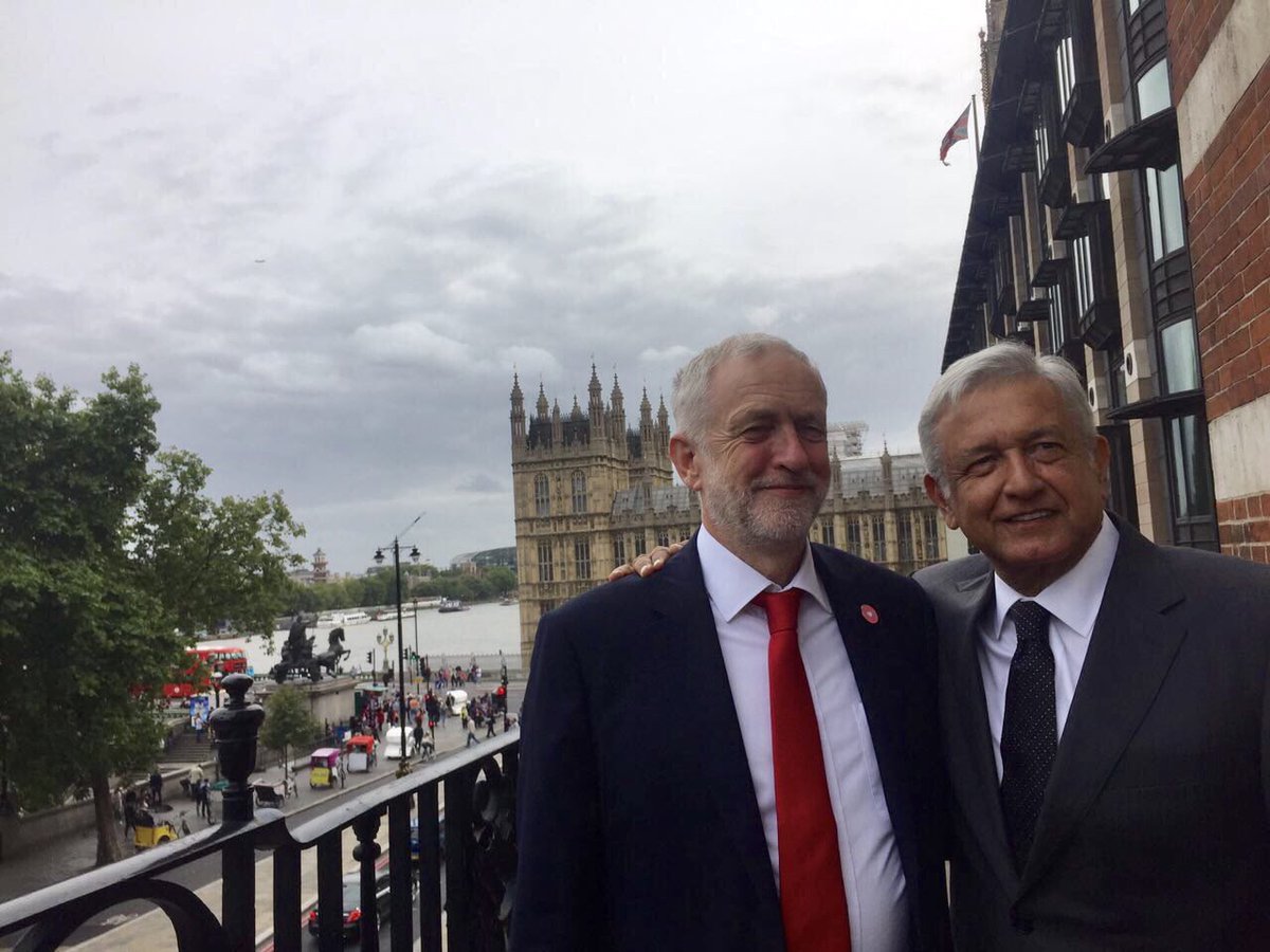 El presidente de Morena, Andrés Manuel López Obrador. se reunió con el líder del Partido Laborista, Jeremy Corbyn.