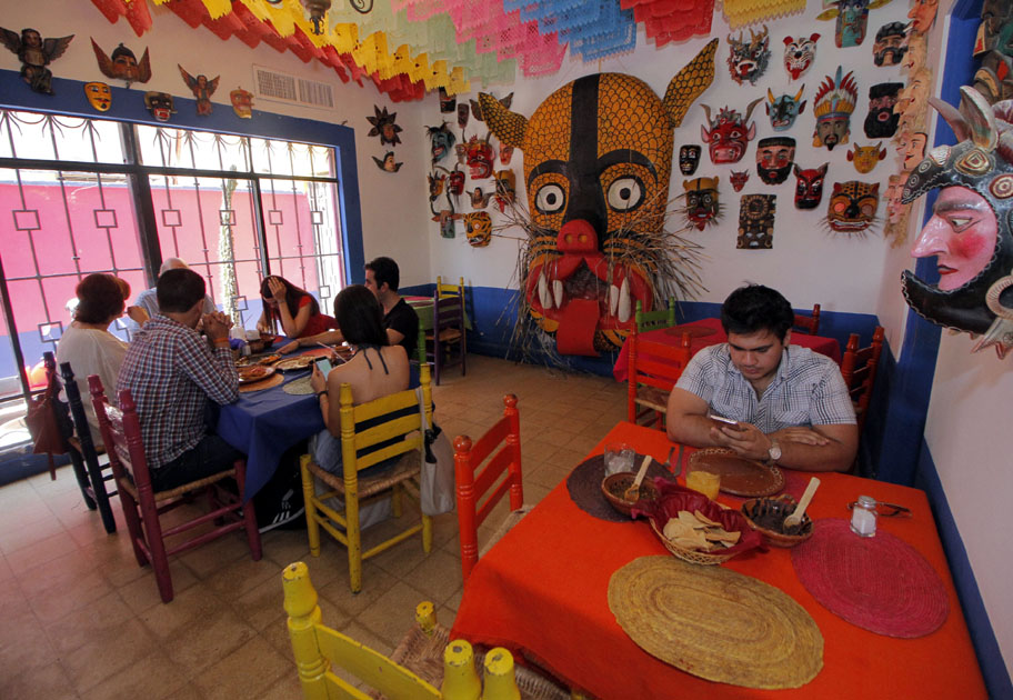 Restaurantes de La Laguna prevén un aumento del 30% en el mes patrio.