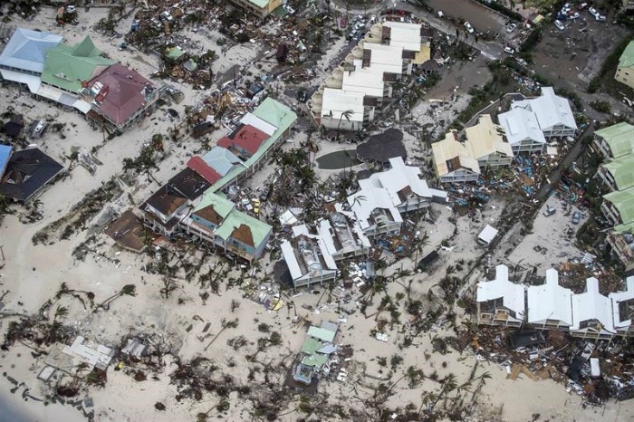 Vista aérea de los daños causados por el huracán 'Irma' a su paso por Philipsburg, en la isla de San Martin, donde al menos ocho personas murieron.