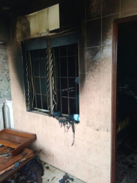 El fuego consumió la vivienda de la quincuagenaria.