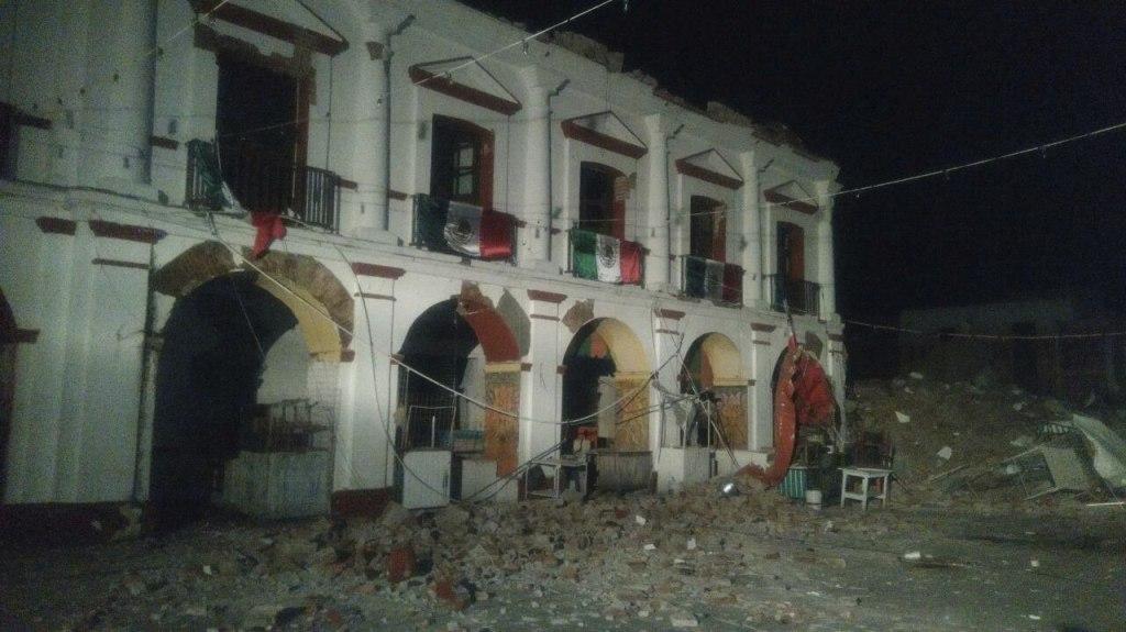 El palacio municipal de Juchitán, Oaxaca resultó con afectaciones graves.