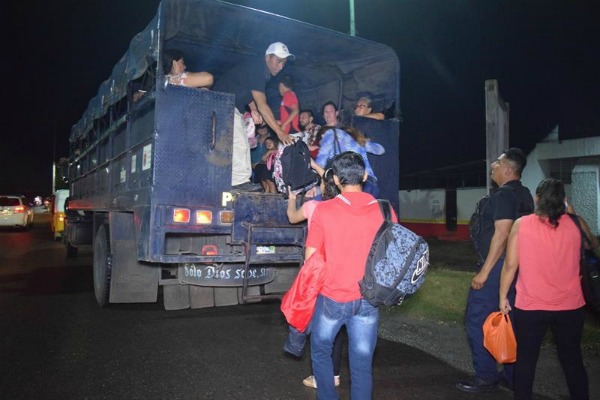 Protección Civil de Chiapas informó que inició el desalojo en Puerto Madero.