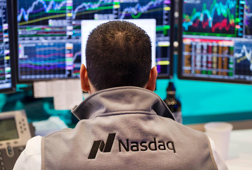 La bolsa neoyorquina compra más empresas para cubrir las necesidades de sus clientes.