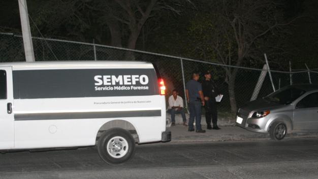 El hombre fue encontrado debajo de un puente por un vecino del sector.
