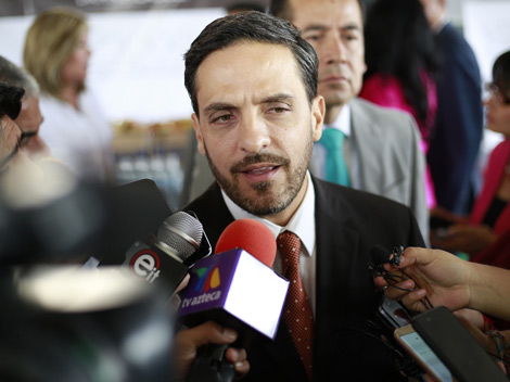 Marco González, coordinador de la bancada del PRI.