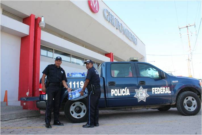 Elementos de Policía Federal trajeron desde Celaya sus donativos a Grupo MILENIO.