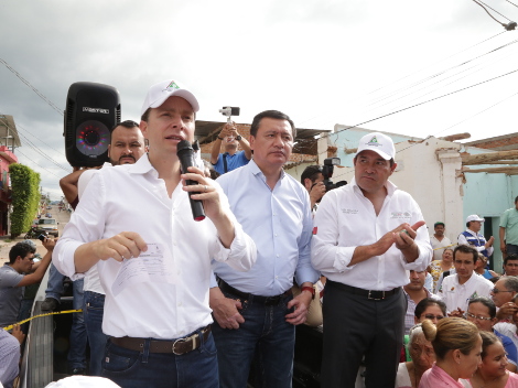 El gobernador de Chiapas, Manuel Velasco reconoció el apoyo del gobierno federal y del titular de la Segob, Miguel Ángel Osorio Chong, quien llegó con