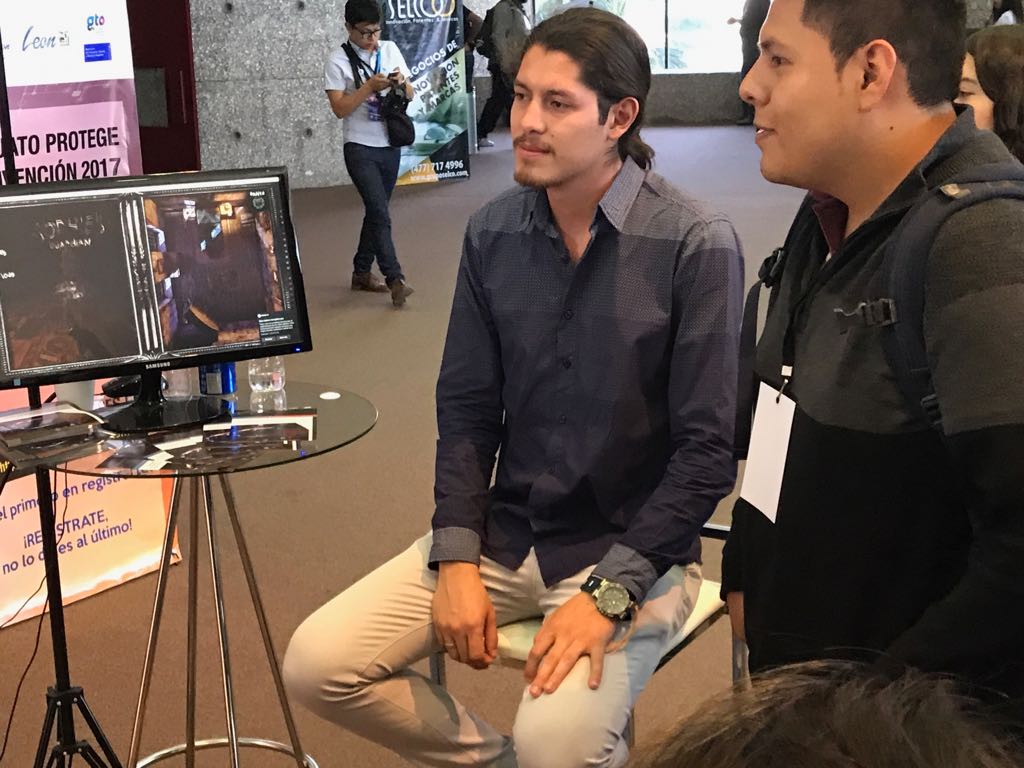 Los jóvenes realizan trabajos virtuales a empresas como Pemex, Mercedes Benz, Mazda, AeroMéxico, Samsung y otros. 