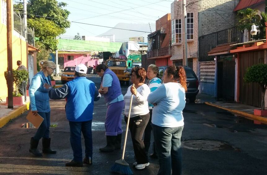 Los vecinos indicaron que no se ha restablecido el servicio de agua, luego de que fue suspendido por las reparaciones.