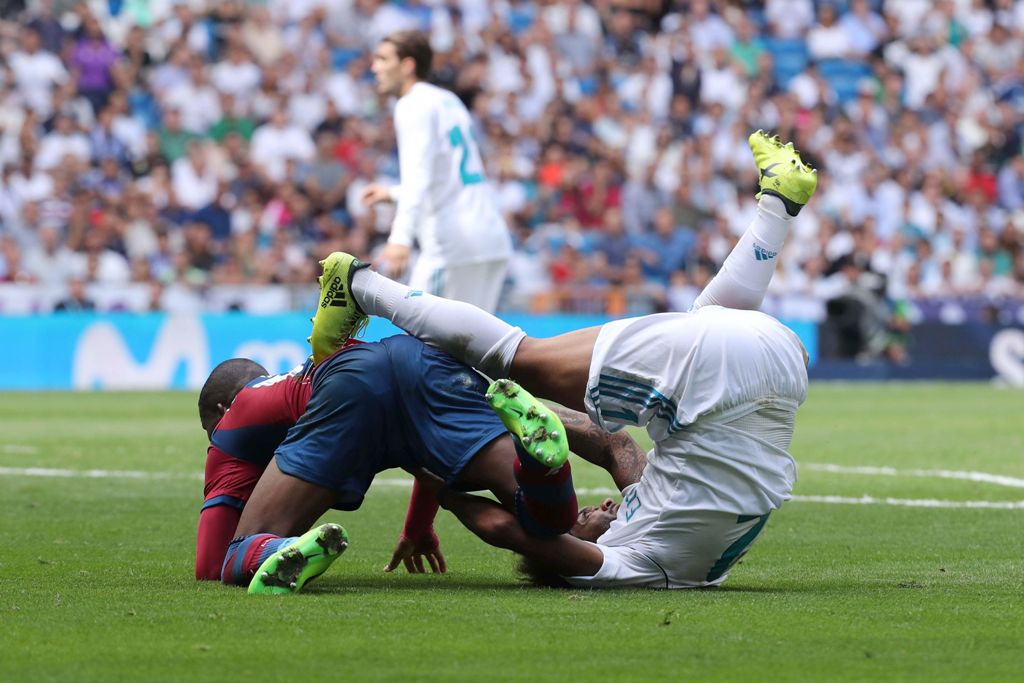 El momento en que Marcelo patea a su rival
