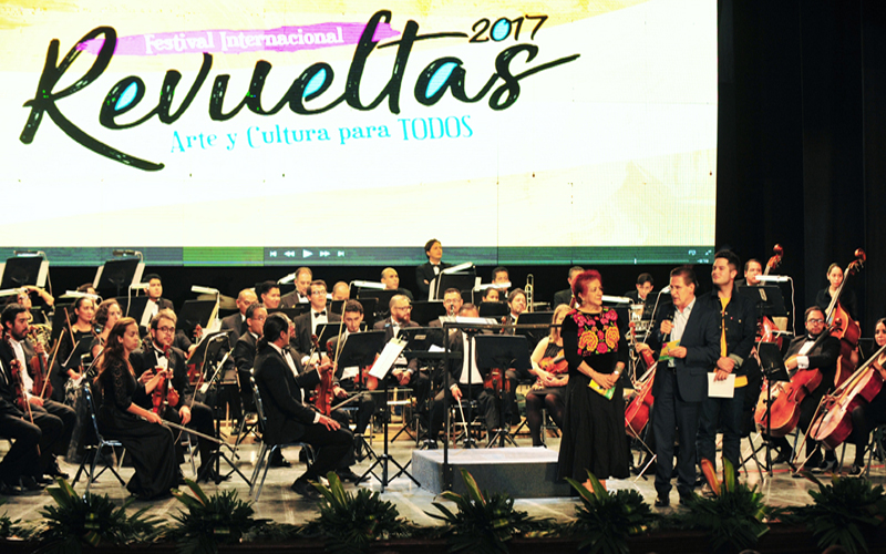 El gobernador de Durango presentó la cartelera del Festival Revueltas 2017.