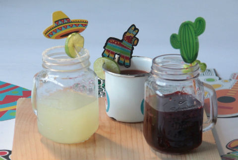 Una margarita, sangrita para tu tequila o un mezcal 'jamaiquero' son las opciones para tu fiesta mexicana. 