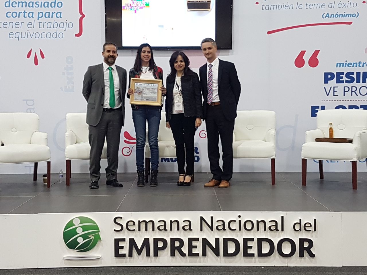 Omar Toledo López y María Fernanda Ocampo del Toro, fueron los ganadores del Reto “Innovación de diseños en madera FSC 2017” 