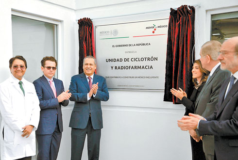 Abelardo Meneses García, Francisco González Albuerne y Manlio Fabio Beltrones inauguraron la instalación. 