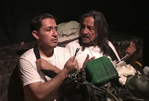 Escena de 'Un buen día para volar' que se presenta en Microteatro