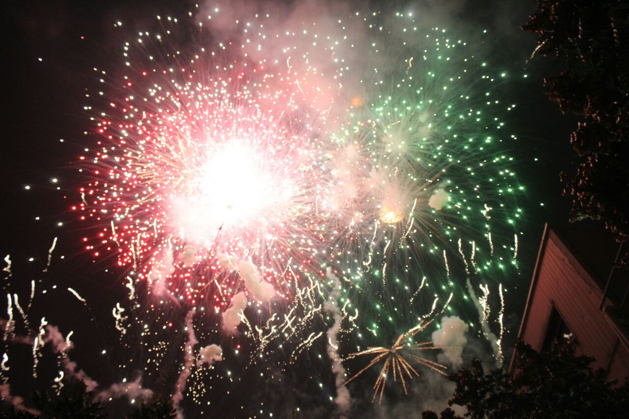 Al finalizar los festejos, se pudieron apreciar los tradicionales fuegos artificiales 
