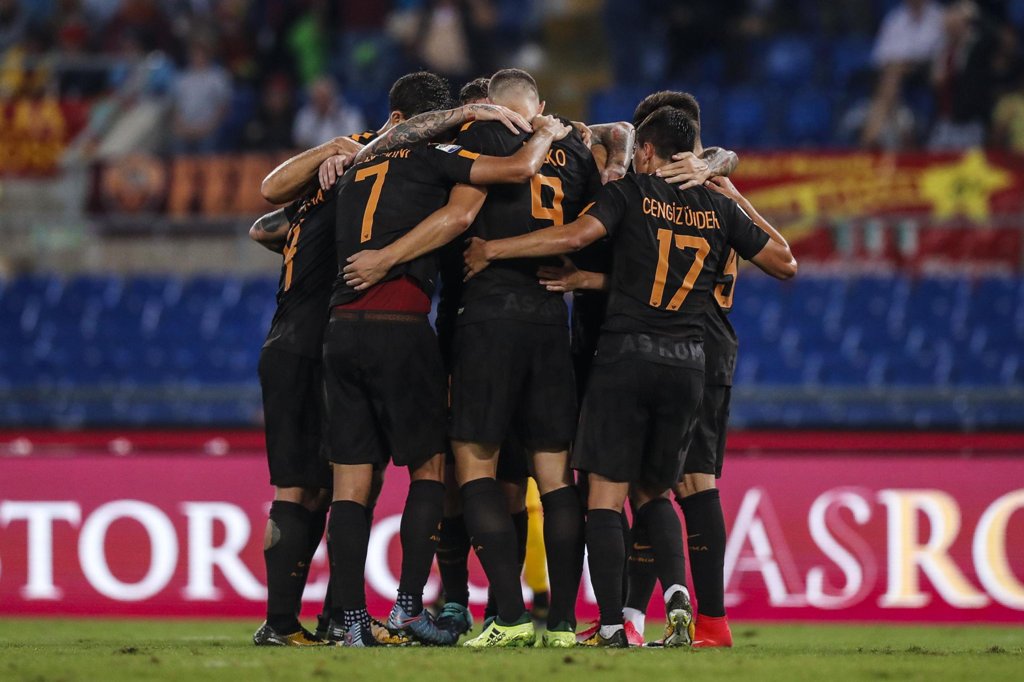 Héctor Moreno debuta en goleada de la Roma