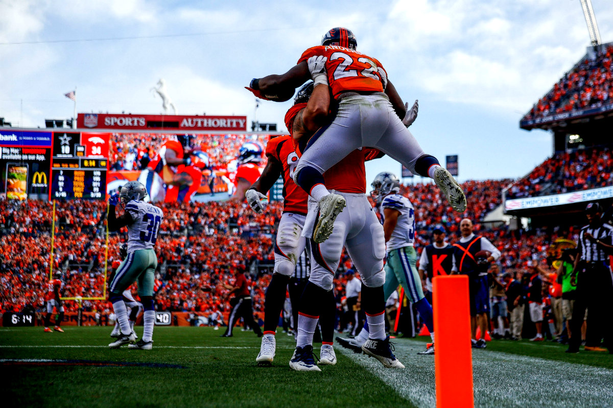 Anderson celebra su Touchdown en la victoria ante Dallas