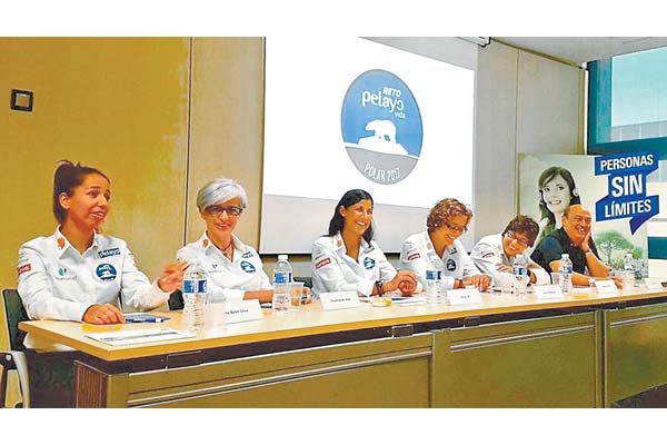 Encarnación, Lorena, Esther, Ana Belén y Micaela partirán mañana en la expedición del Reto Pelayo Vida, Polar 2017.