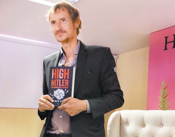 El escritor alemán Norman Ohler y su libro acerca de las drogas en el Tercer Reich.