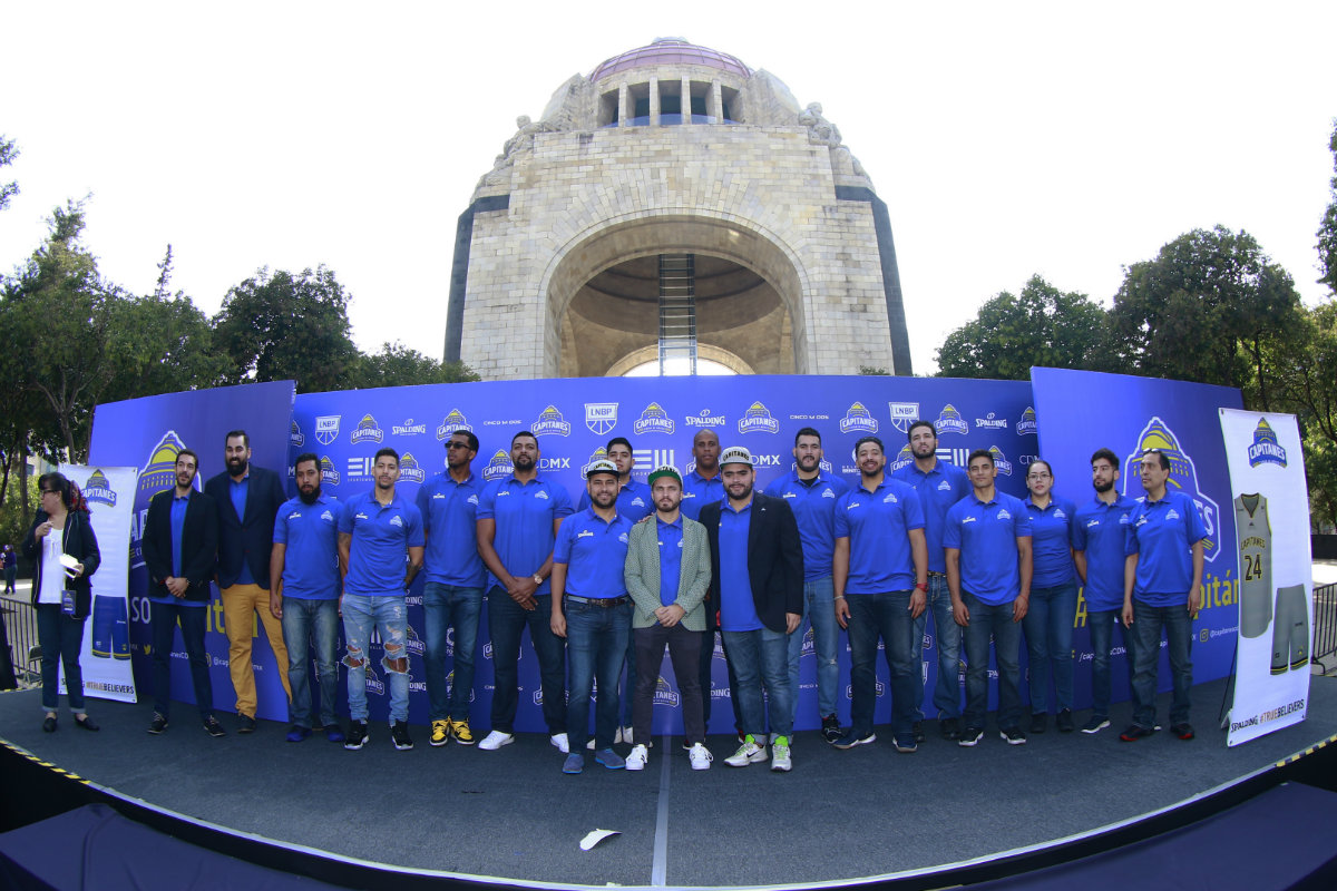 Foto oficial del equipo de basquetbol representativo de la CdMx, Capitanes