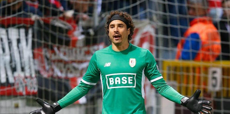 Guillermo Ochoa fue factor para evitar la derrota del Standard de Lieja