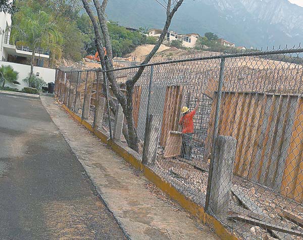 La construcción está prohibida por el reglamento municipal.