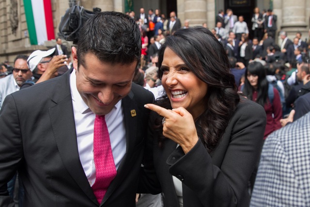 La líder nacional del PRD, Alejandra Barrales, no descartó buscar la candidatura del Frente al Gobierno de la Ciudad de México. 