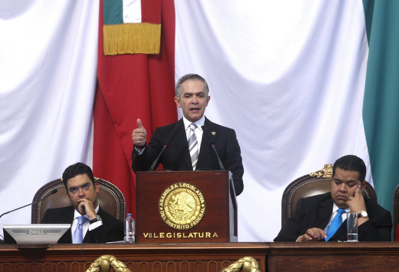 Mancera realiza el informe de actividades ante la ALDF.