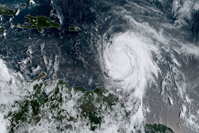  El centro de 'María' se moverá a través de las Islas de Sotavento esta misma noche y luego sobre el extremo noreste del Mar Caribe.