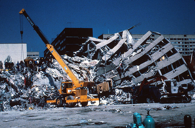 El edificio Nuevo León, colapsado parcialmente tras el terremoto.
