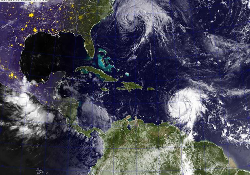  El ojo del huracán María tocó tierra este lunes en la isla de Dominica, en las Antillas Menores, con vientos máximos de hasta 260 kilómetros por hora