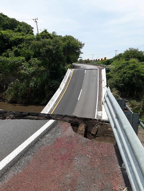 La Policía Federal reportó una fractura en la autopista México-Acapulco.