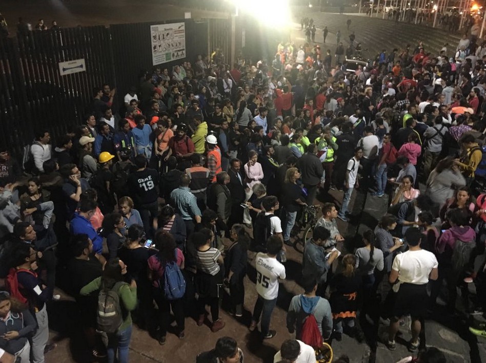 El rector de la UNAM aseguró que esa casa de estudios apoyará con todas sus capacidades al rescate y la reconstrucción de las zonas dañadas.