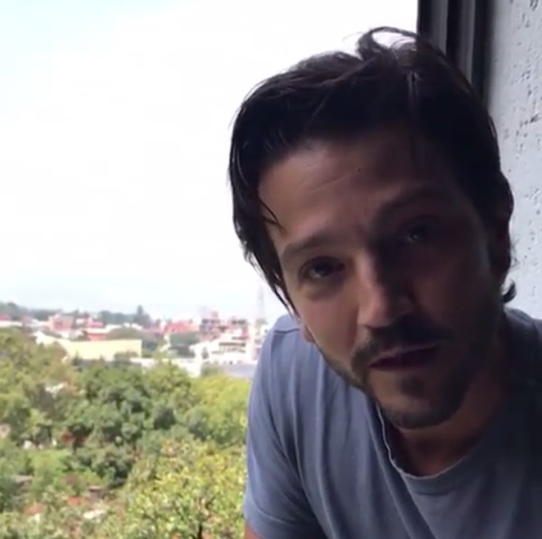 Diego Luna organiza centro de acopio en Polanco.