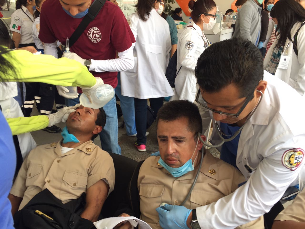 Médicos atienden a rescatistas en Zapata y Petén.