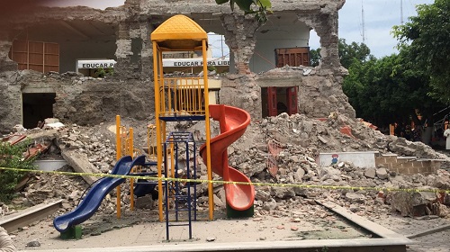 Los restos de una escuela primaria en Jojutla, el municipio más afectado en Morelos.