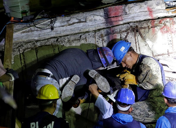 Labores de rescate en la escuela Enrique Rebsamen.