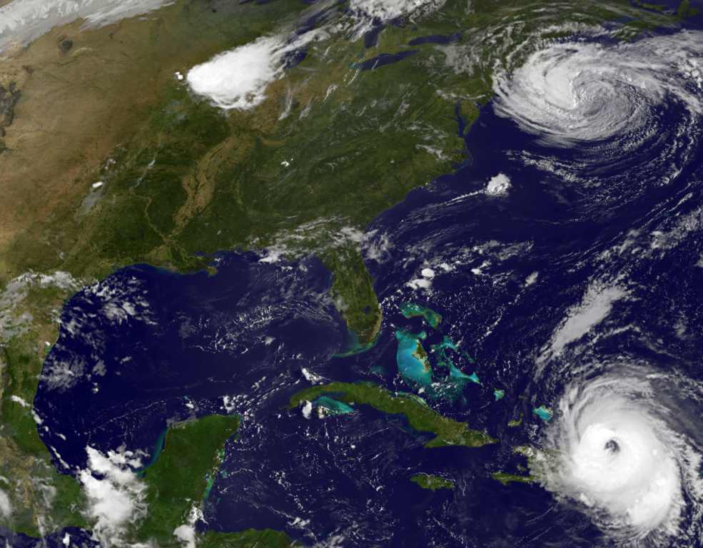 El potente vórtice de María estaba a unos 85 kilómetros (55 millas) al noreste de Punta Cana, República Dominicana.