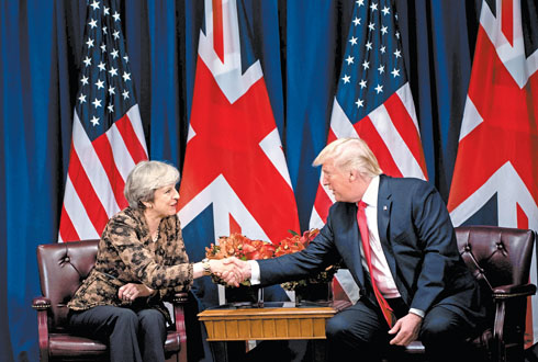 El presidente se reunió ayer con la ‘premier’ británica, Theresa May. 