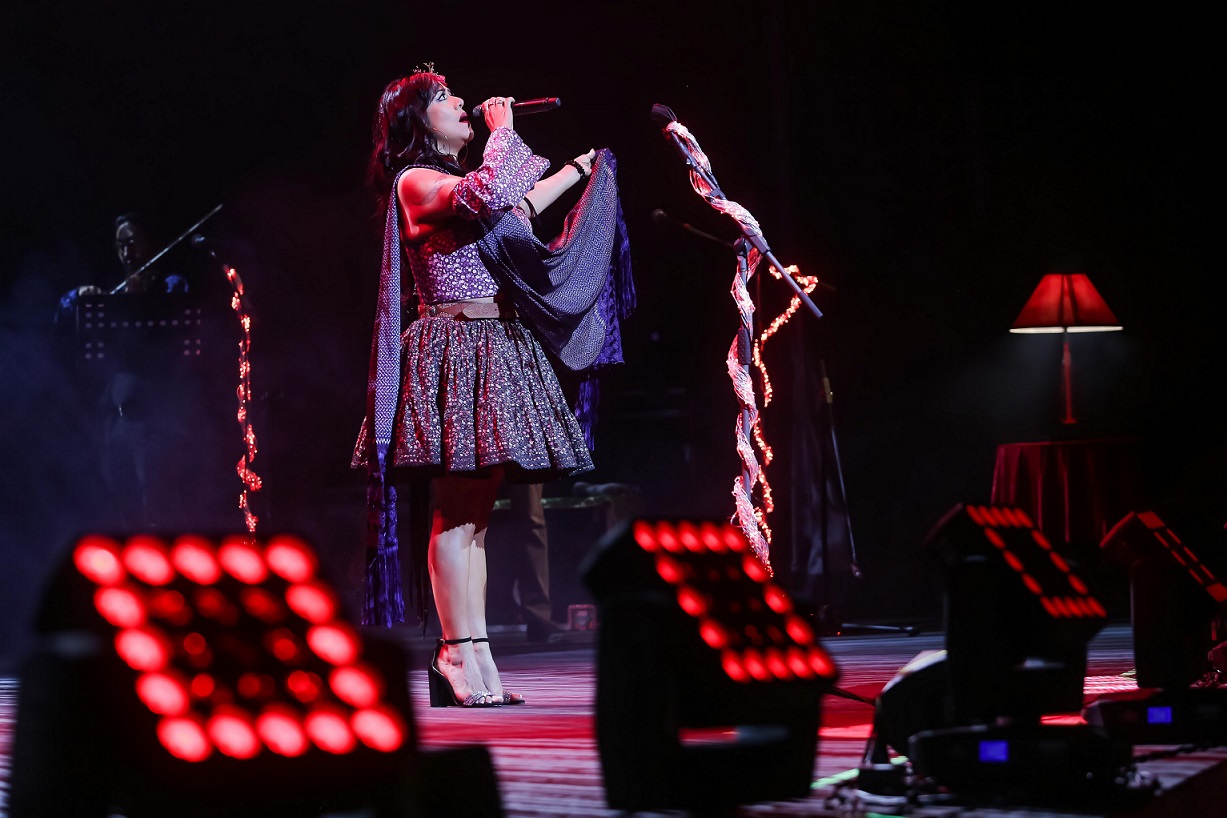 Lila Downs ofrece emotivo concierto en en Teatro Diana