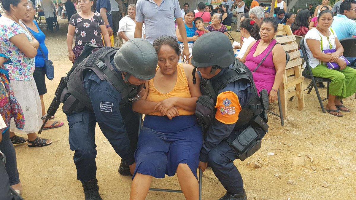 Las autoridades de Oaxaca informaron que están auxiliando a familias de Juchitan e Ixtaltepec, después del sismo de hoy.