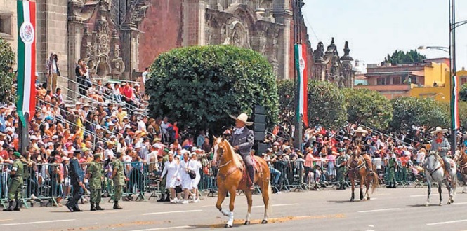 Contingente charro en el desfile militar del 16 de septiembre