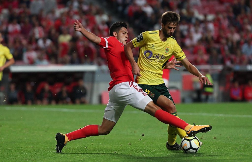 Raúl Jiménez fue suplente en la victoria del Benfica